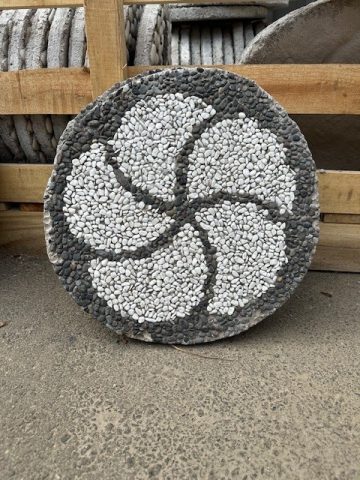 Round Bali Stepping Stone/Paver - Black Creme Petals