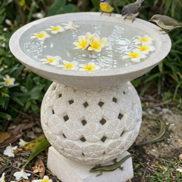 Frangipani Ball Birdbath Terrazzo &ndash; White